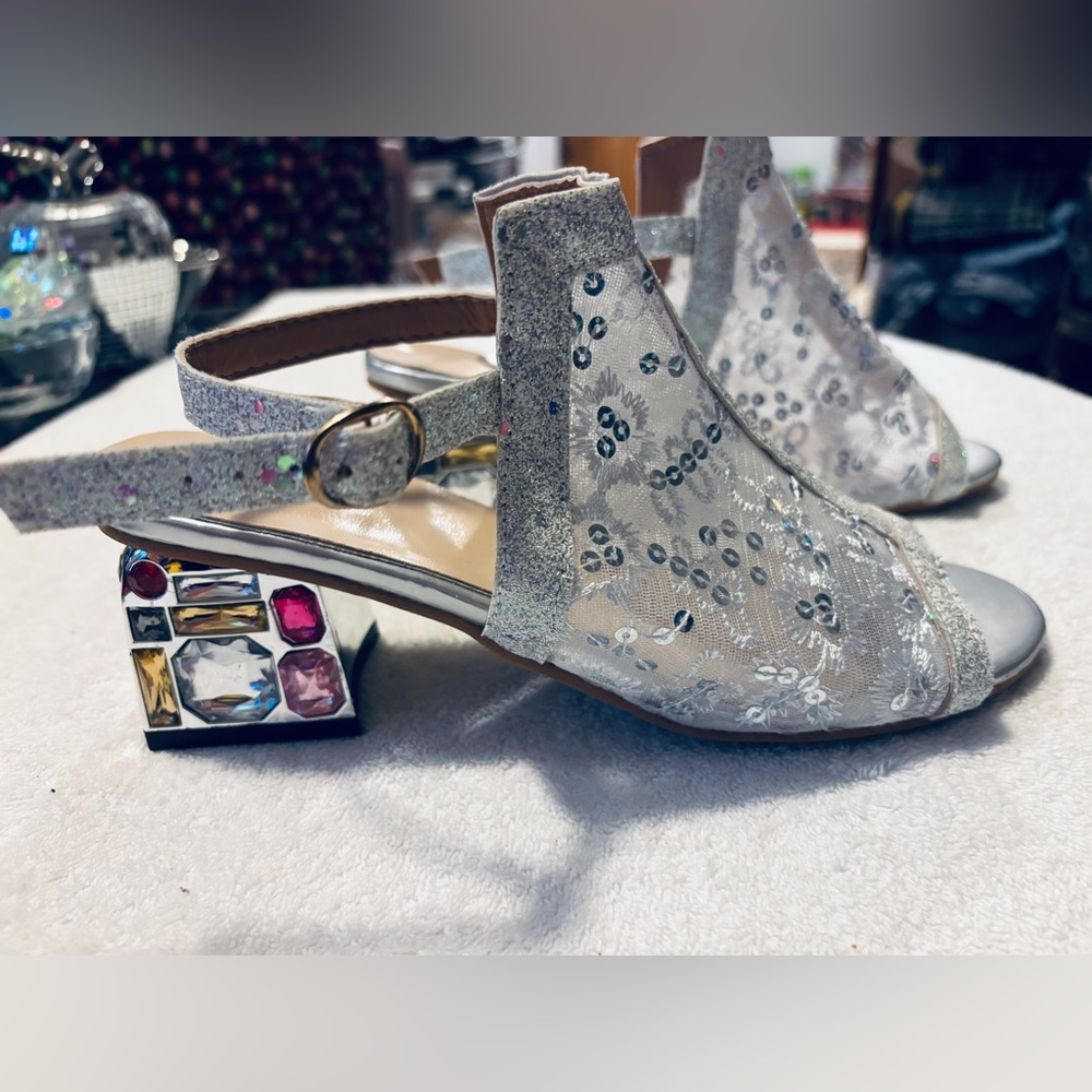Brand New Heels By ANYTHING BUT MONDAY - Size 8 - Heel Height 2.5 Inches- Box 79